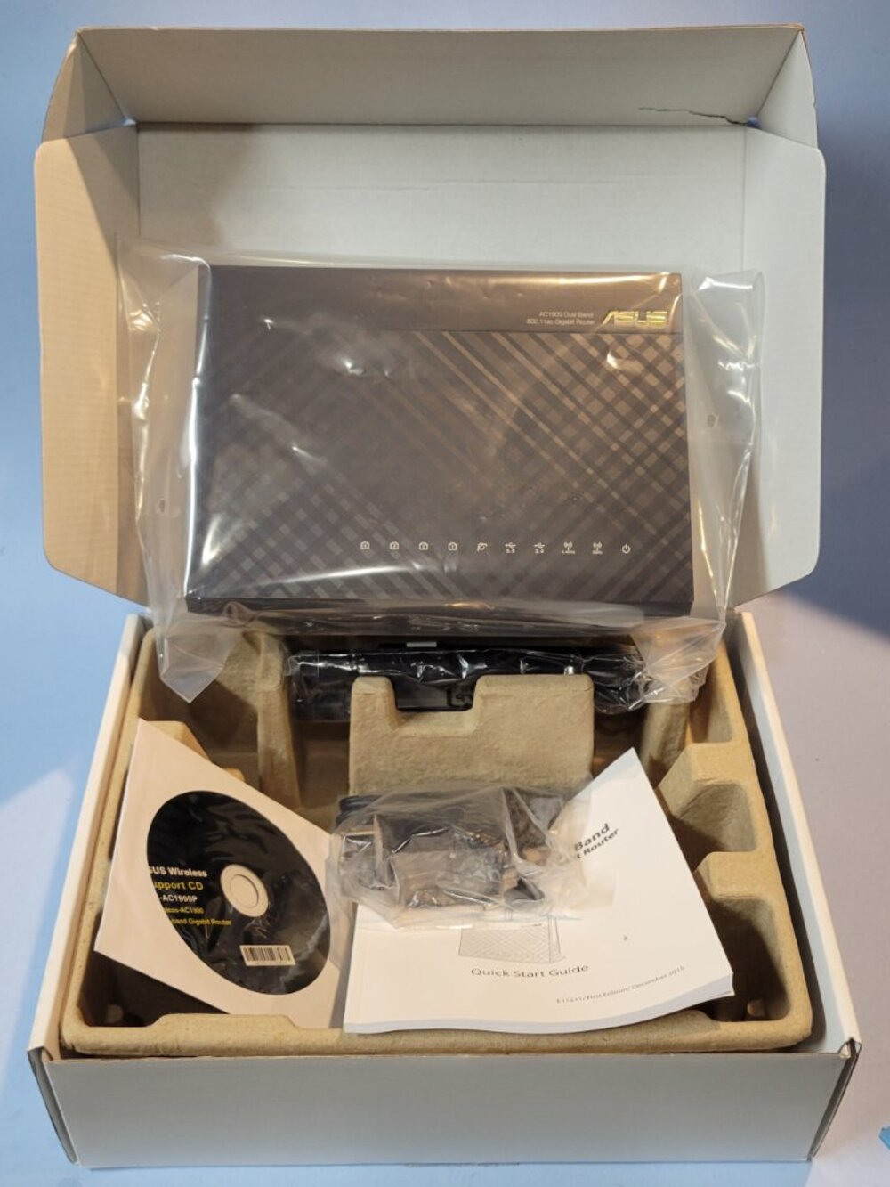 ASUS RT-AC1900P Dual-Band Gigabit Wi-Fi Router - Picture 3 of 10